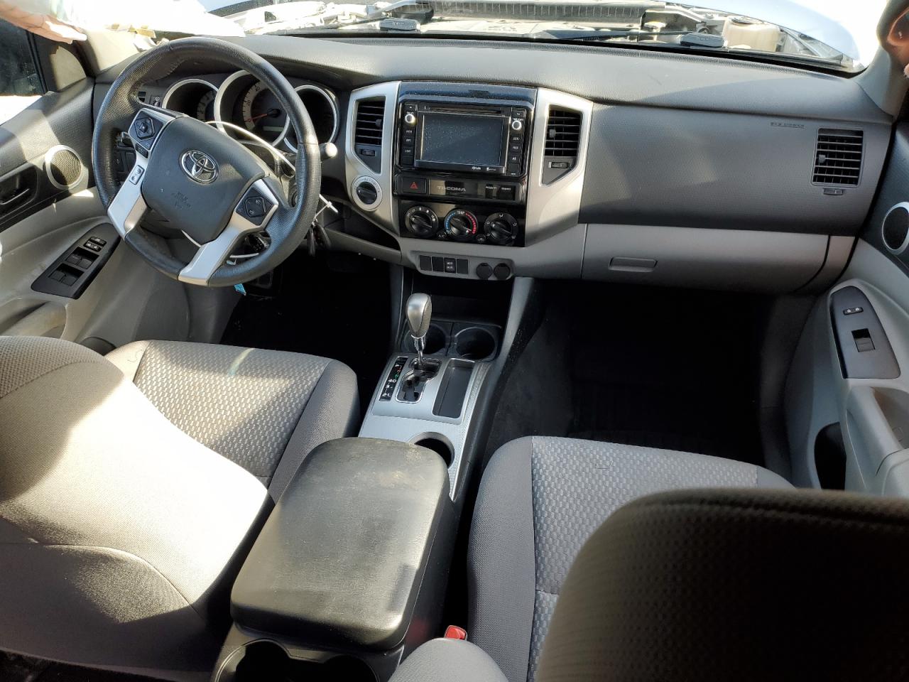 2015 Toyota Tacoma - Image 8
