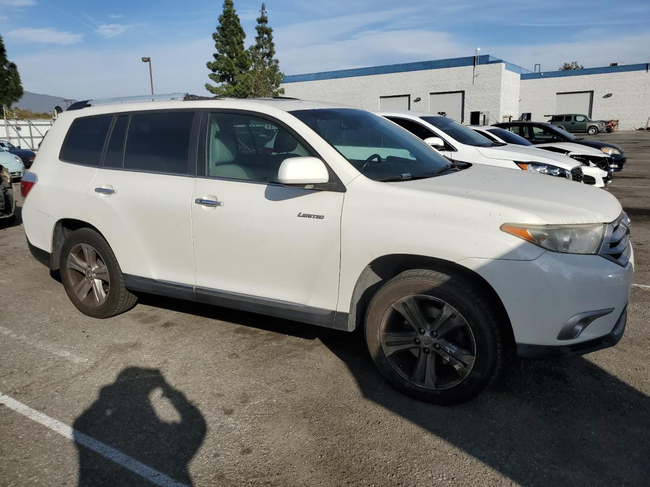 VIN 5TDYK3EH2DS127056 2013 TOYOTA HIGHLANDER no.4