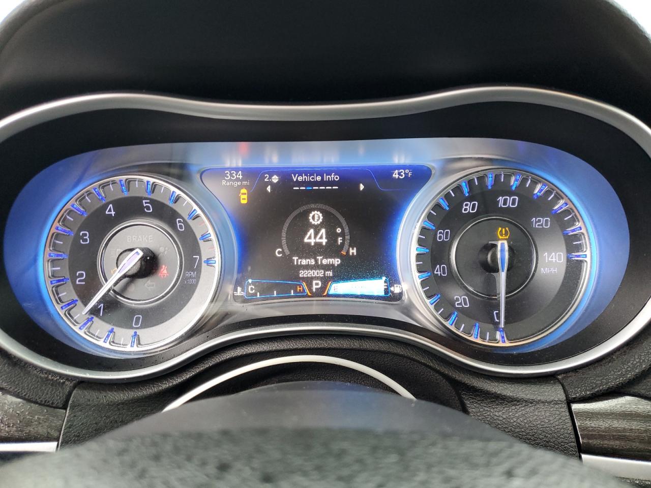 2015 Chrysler 300 - Image 9