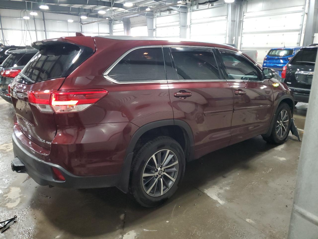 2018 Toyota Highlander - Image 3