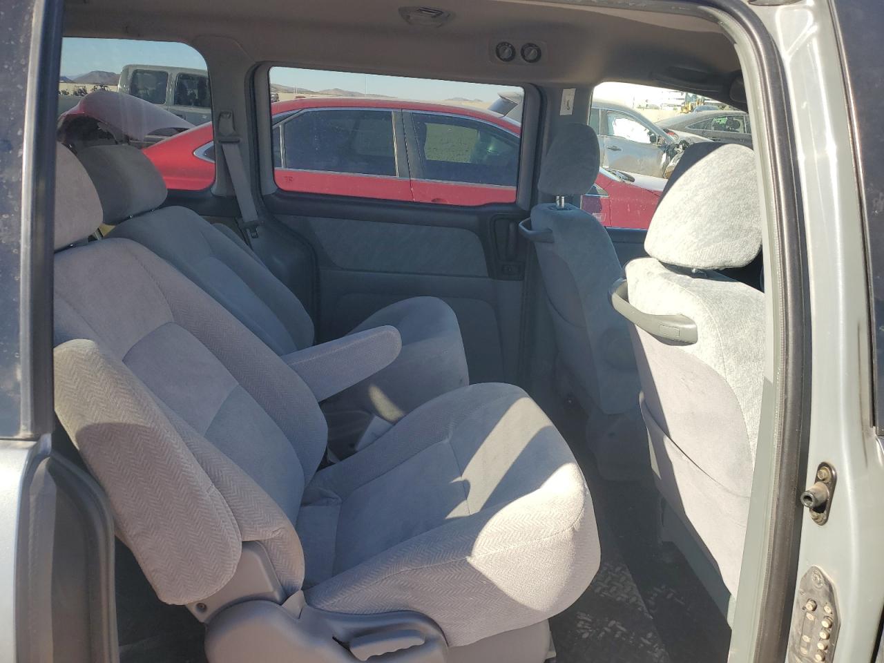 1999 Honda Odyssey - Image 12