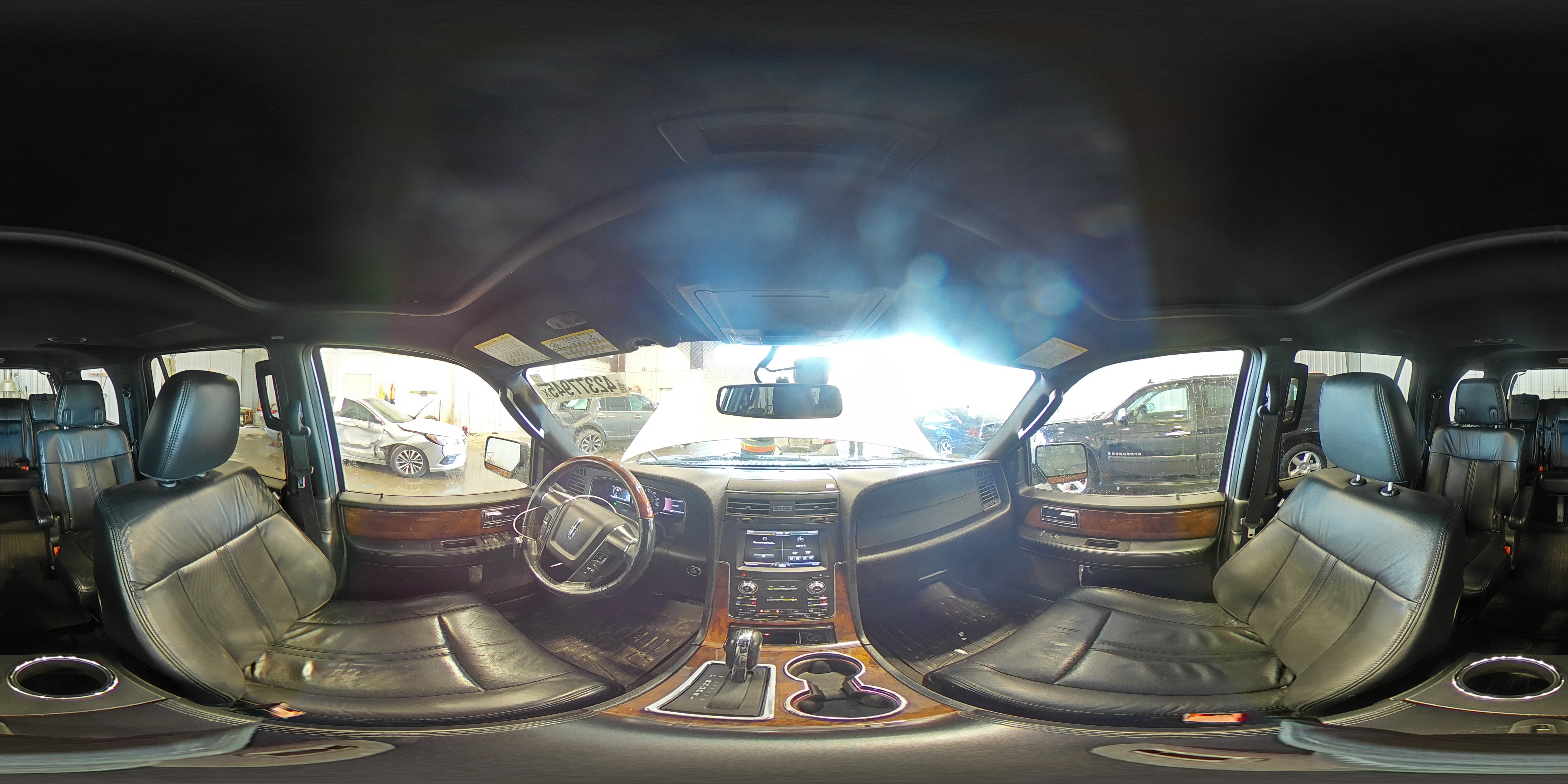 2015 Lincoln Navigator - Image 15