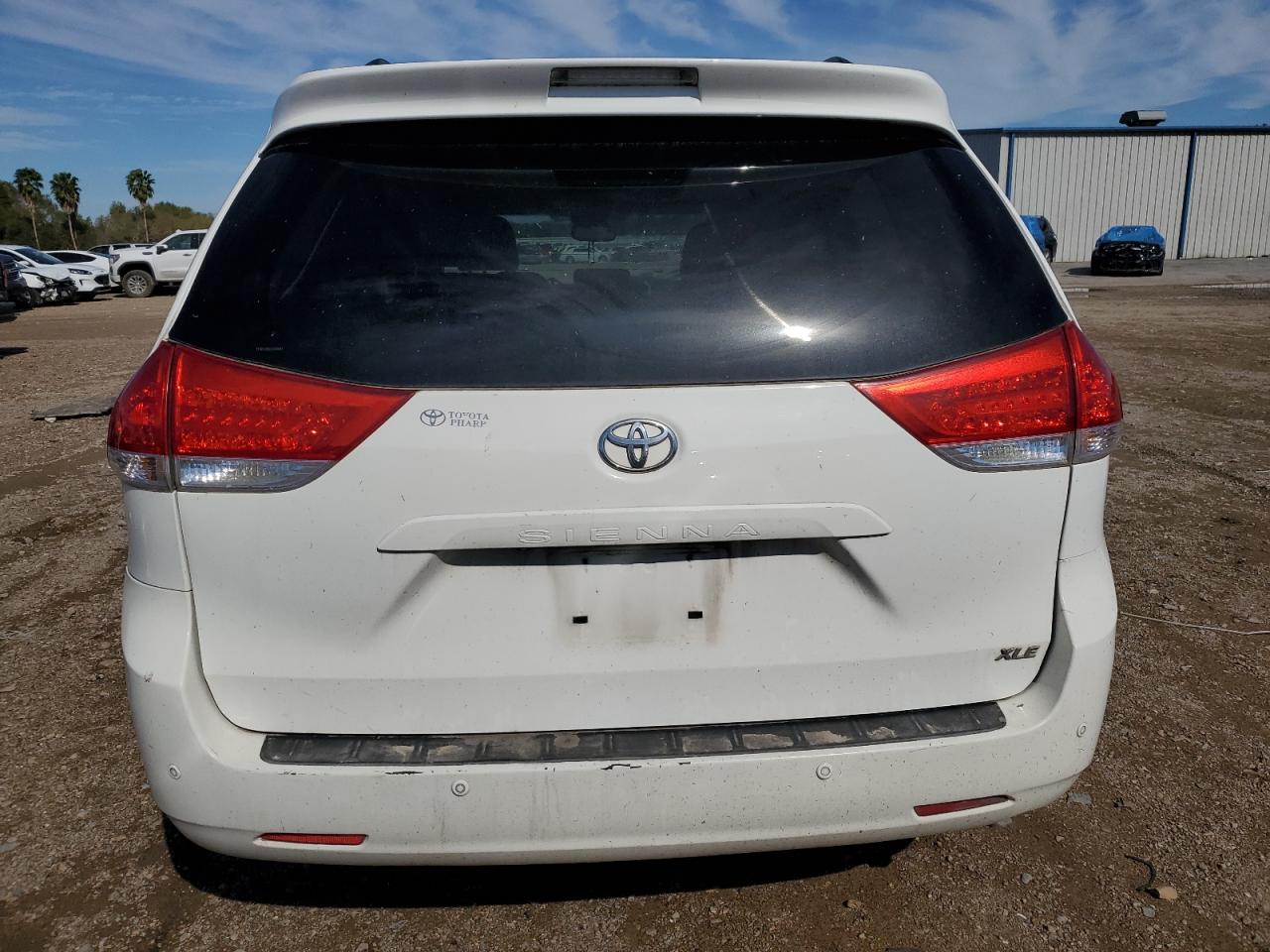 VIN 5TDYK3DC5DS383083 2013 TOYOTA All Models no.6