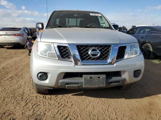 Пікапи NISSAN FRONTIER 2014 Сріблястий