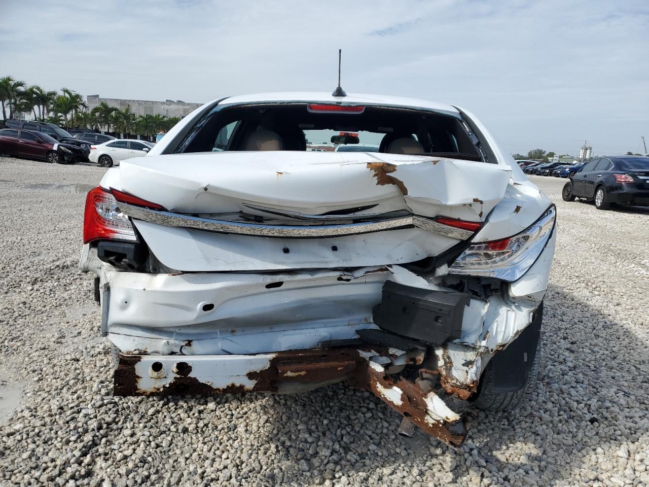2012 Chrysler 200 - Image 6