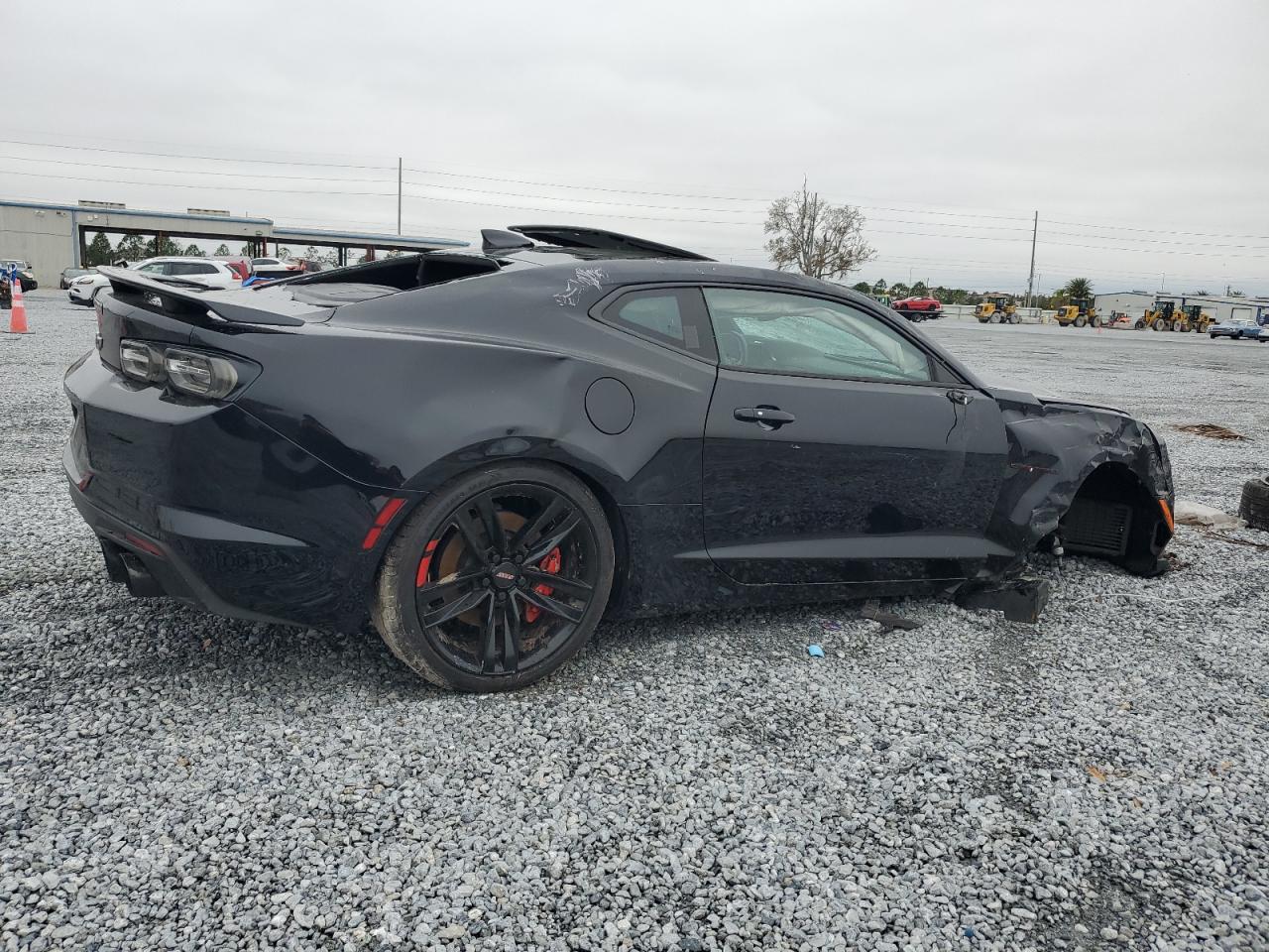 2022 Chevrolet Camaro - Image 3