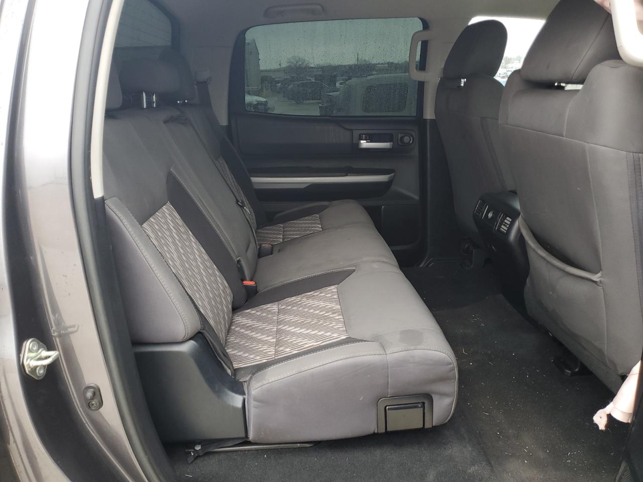 2018 Toyota Tundra - Image 10