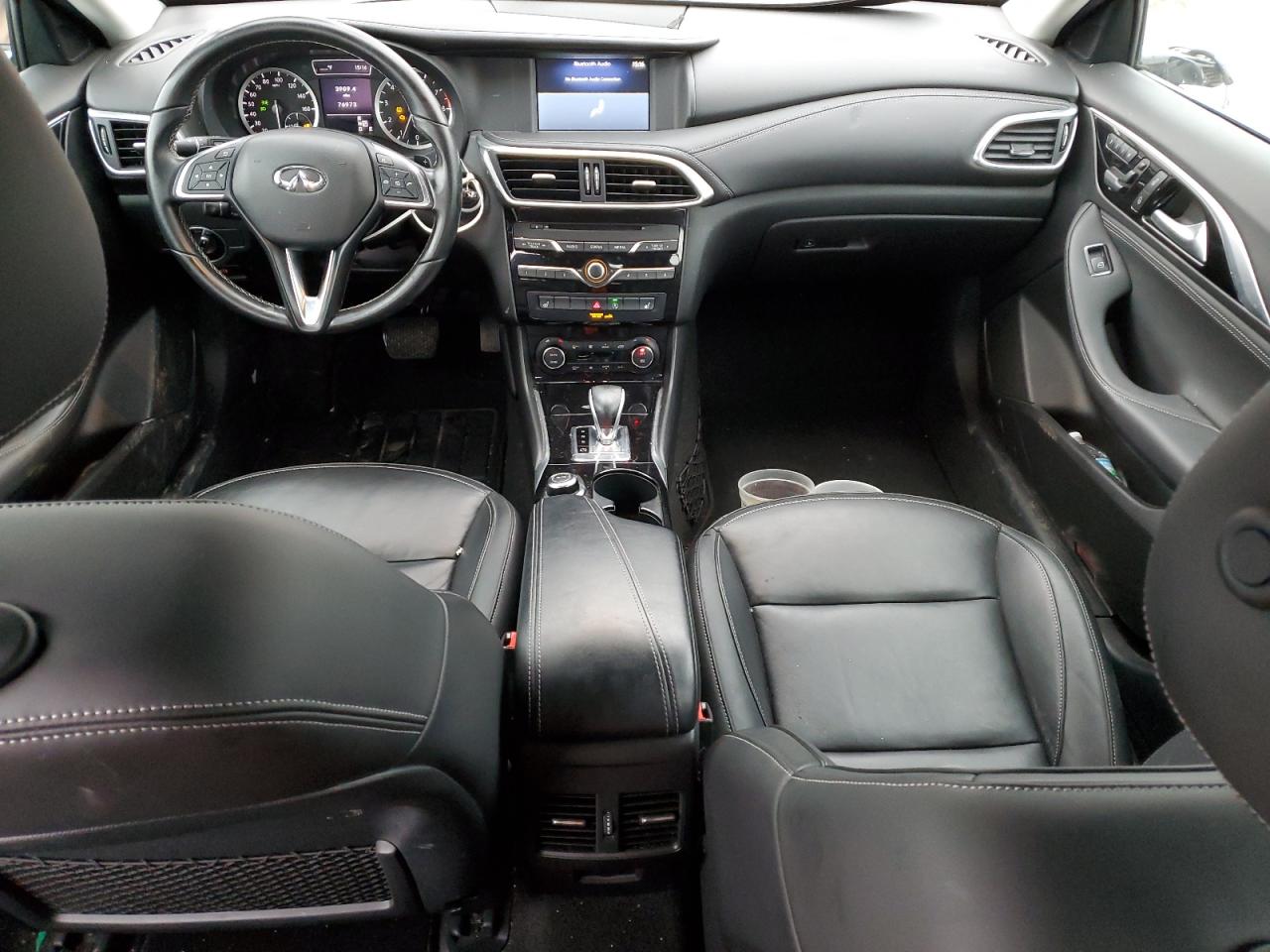 2017 Infiniti QX30 - Image 8