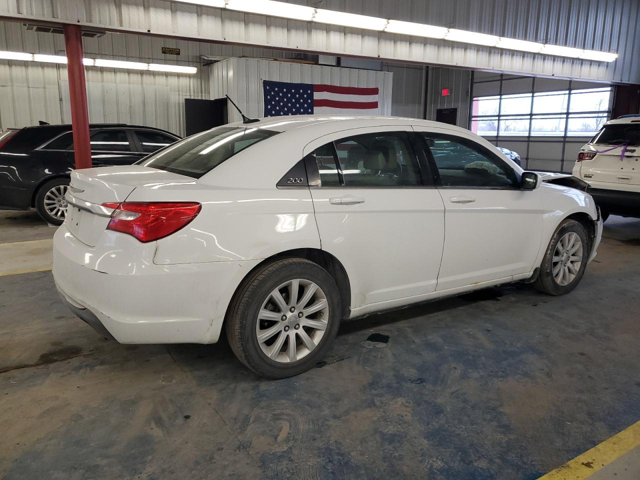 2013 Chrysler 200 - Image 3