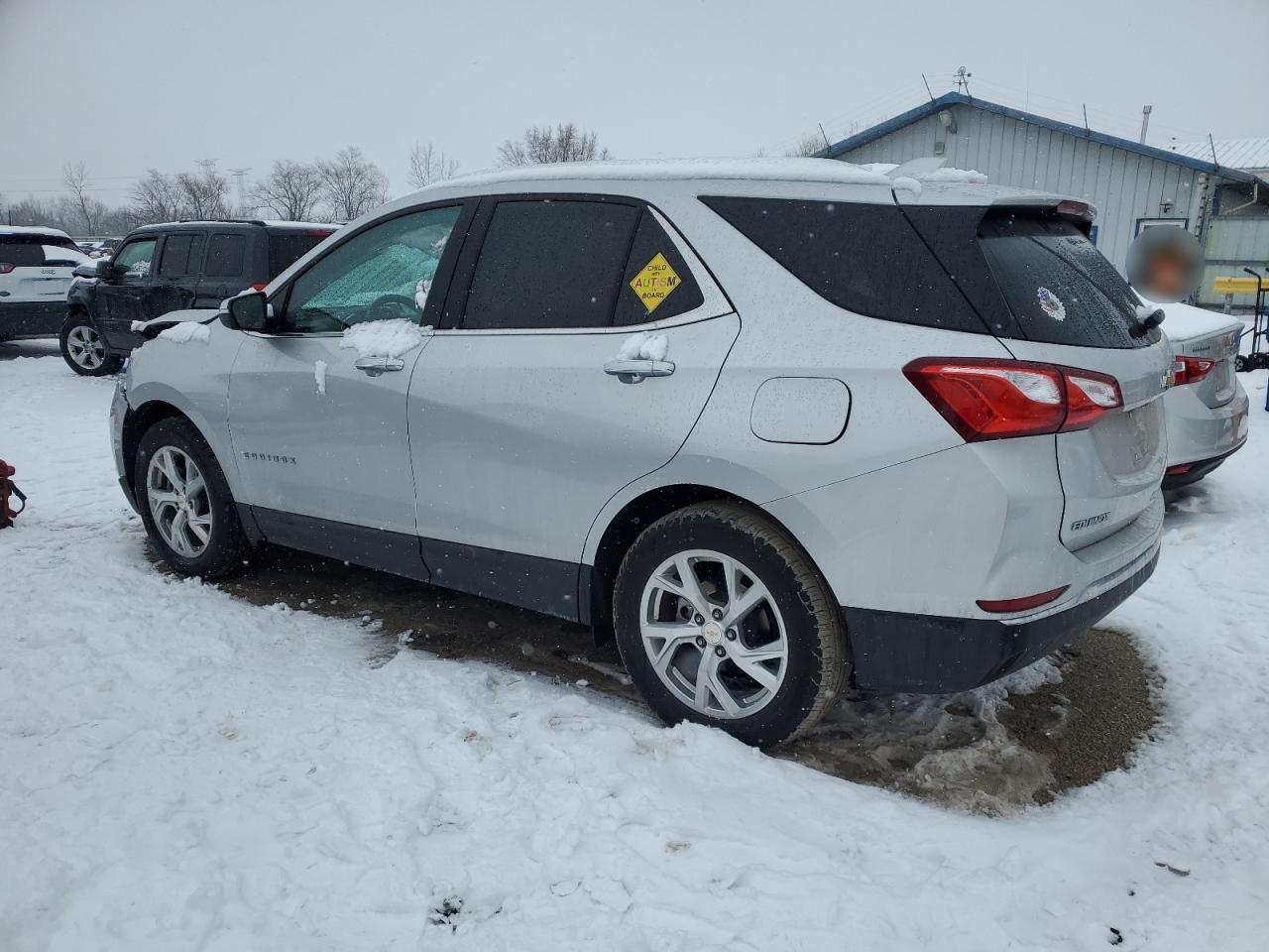 2021 Chevrolet Equinox - Image 2