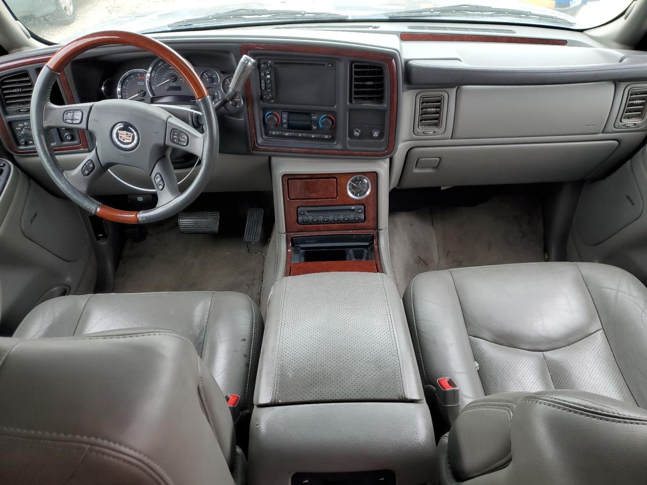 2005 Cadillac Escalade - Image 8
