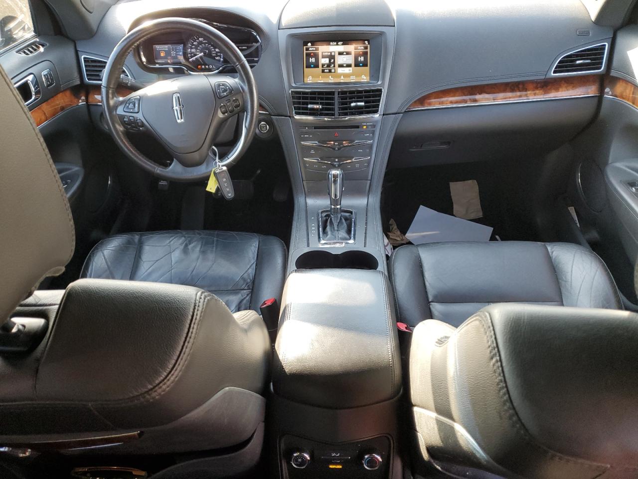 2017 Lincoln MKT - Image 8