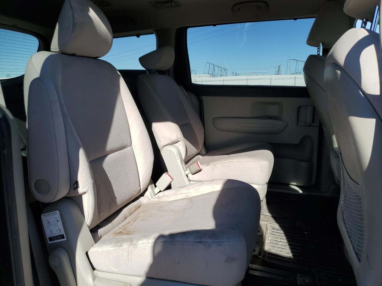 2016 Kia Sedona - Image 11