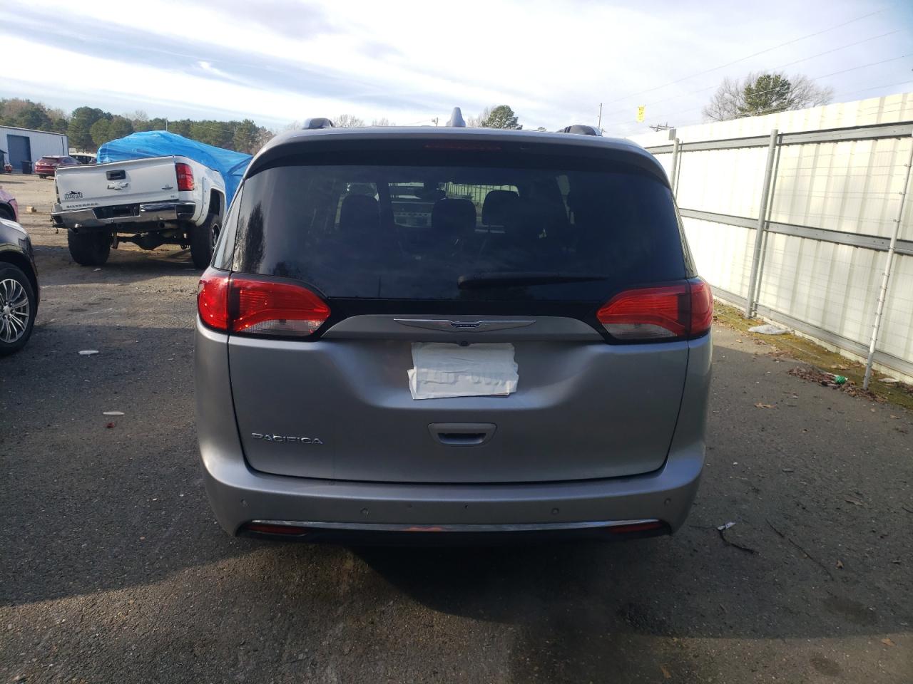 2019 Chrysler Pacifica - Image 6