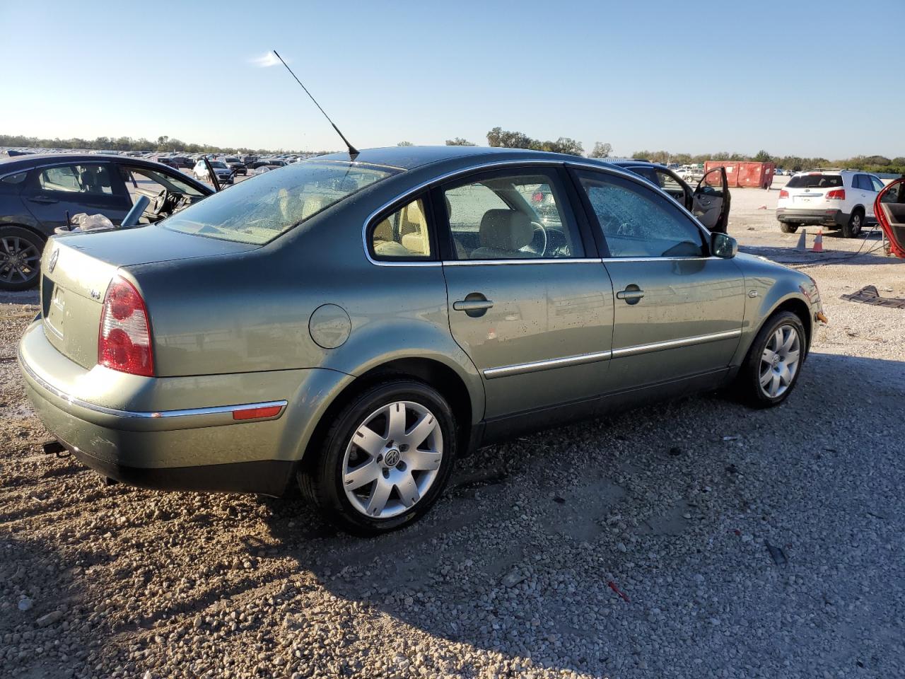 2003 Volkswagen Passat - Image 3