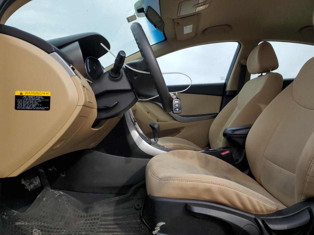2013 Hyundai Elantra - Image 7