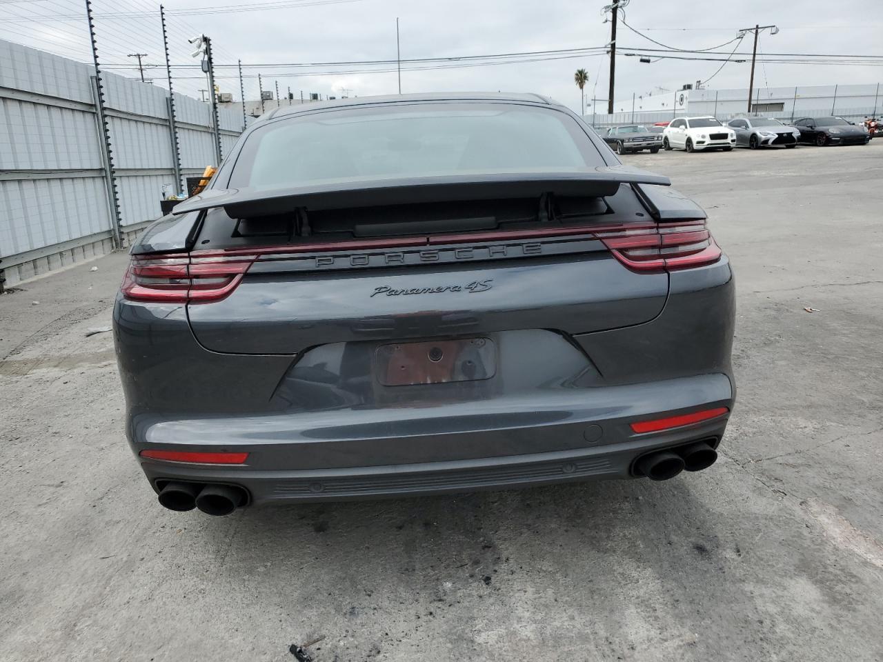 2018 Porsche Panamera - Image 6