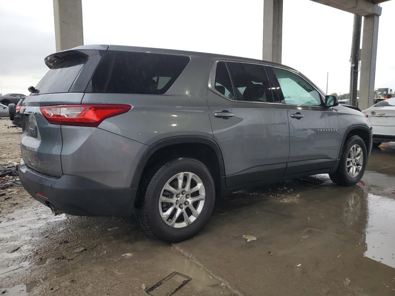 2020 Chevrolet Traverse - Image 3