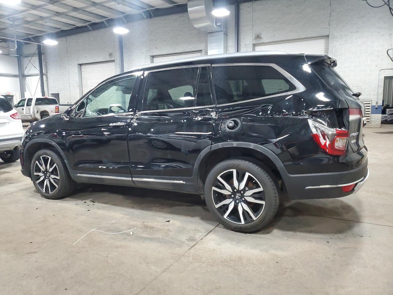 2019 Honda Pilot - Image 2