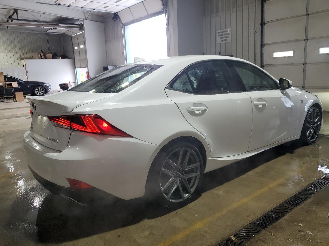 2017 Lexus IS - Image 3