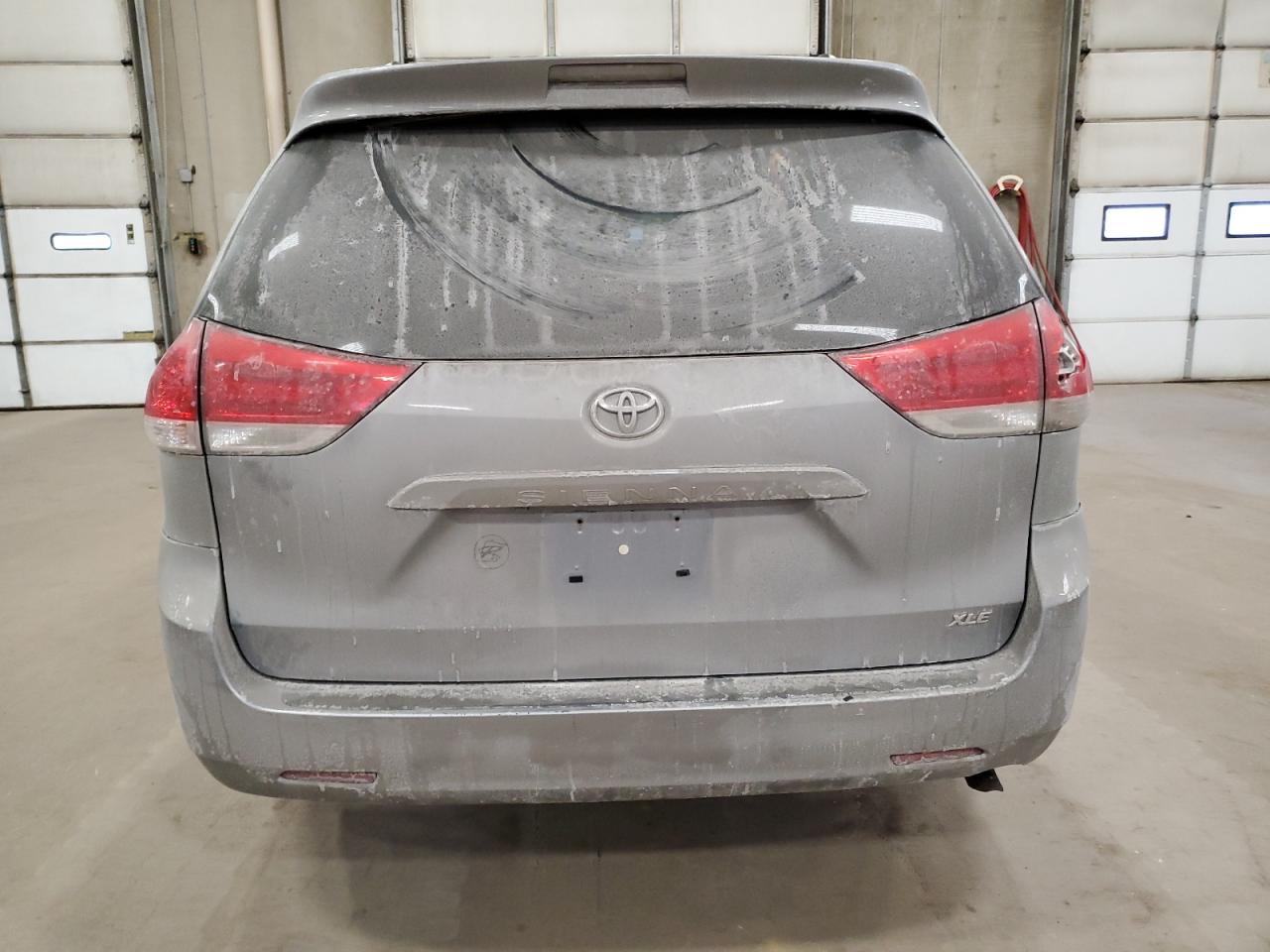 2013 Toyota Sienna - Image 6