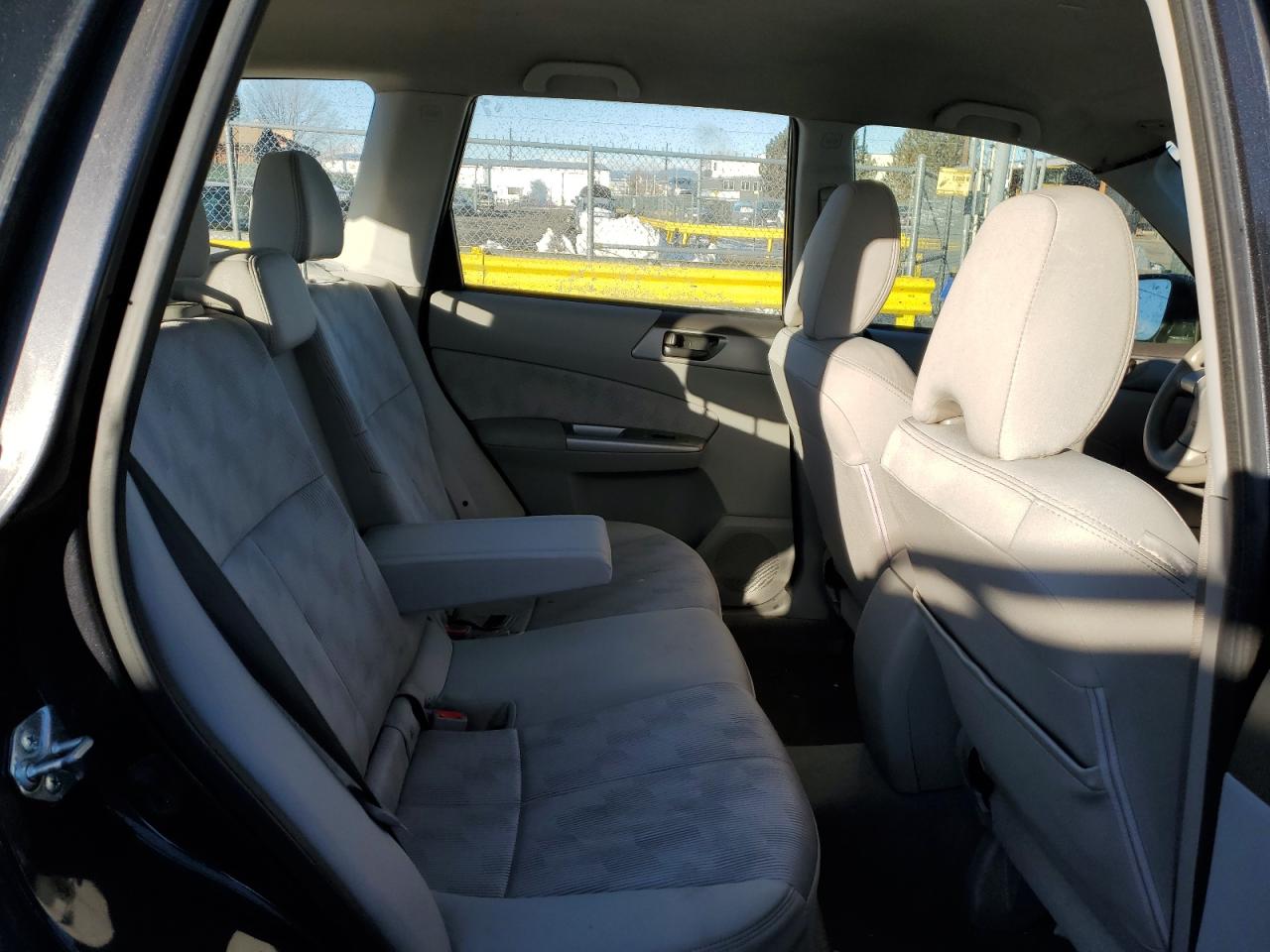 2010 Subaru Forester - Image 11