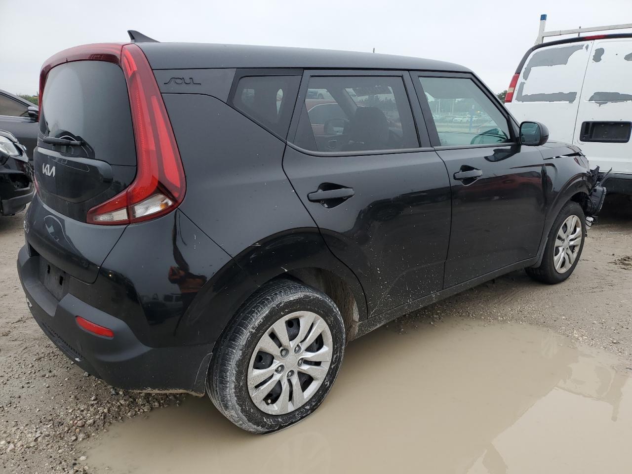 2022 Kia Soul - Image 3