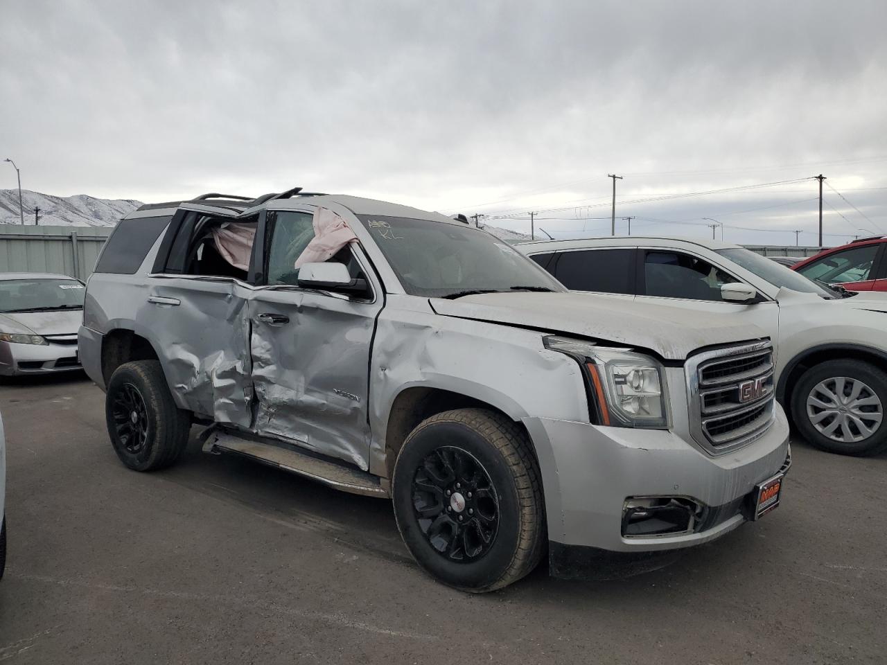 2015 GMC Yukon - Image 4