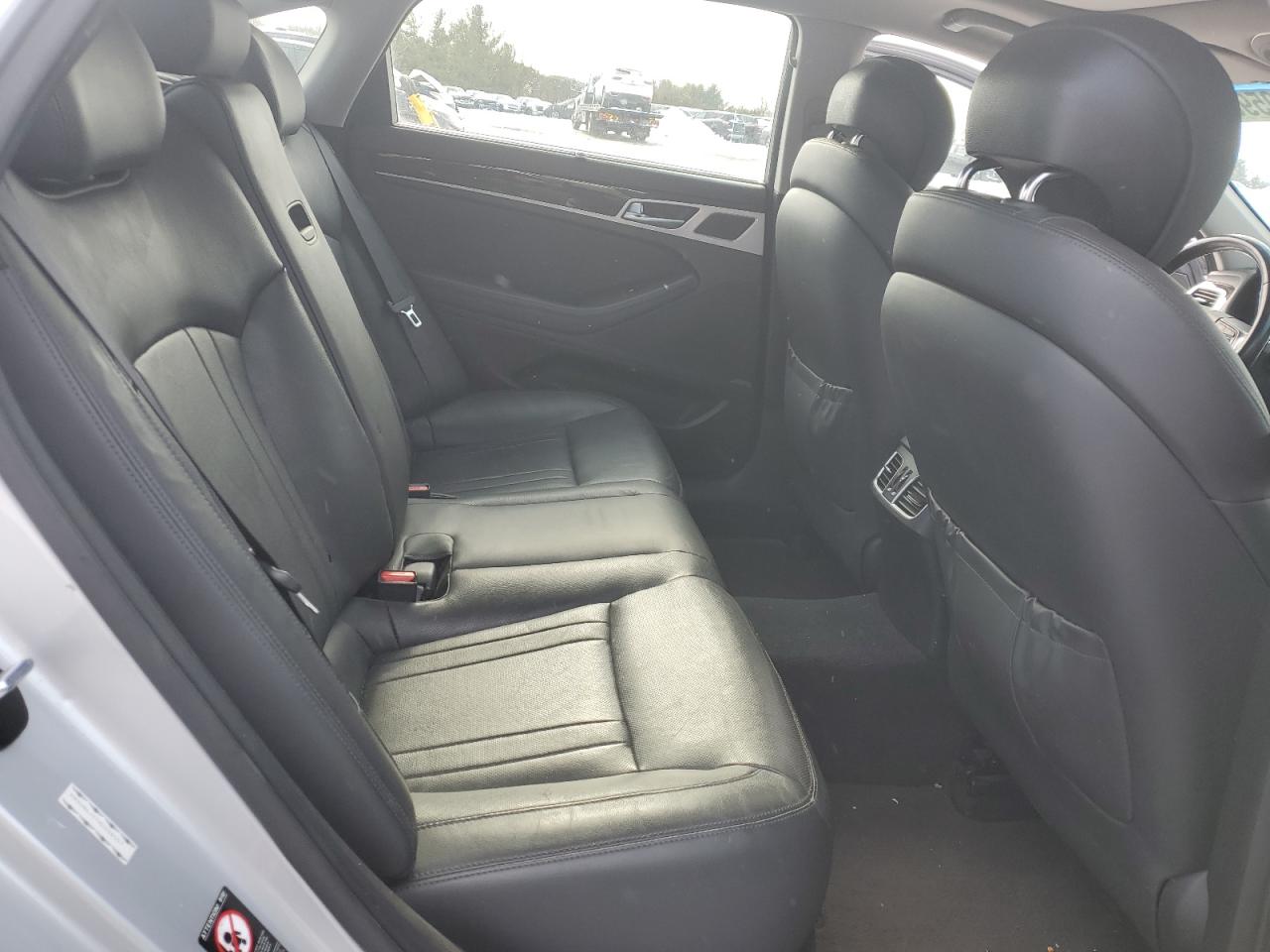 2017 Genesis G80 - Image 10