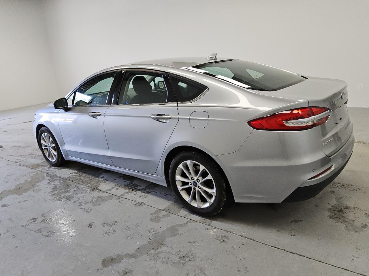 2020 Ford Fusion - Image 2