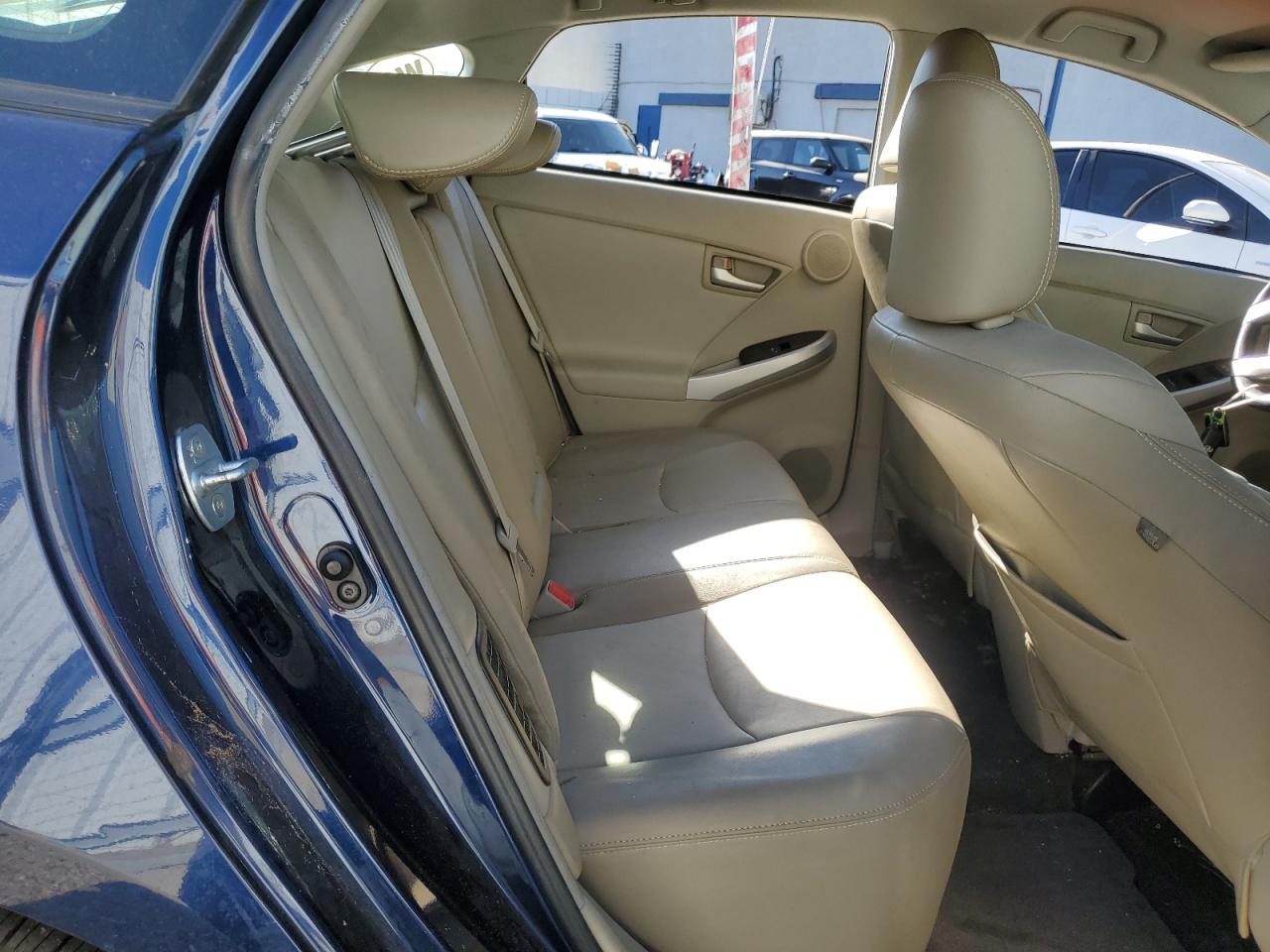 2015 Toyota Prius - Image 10