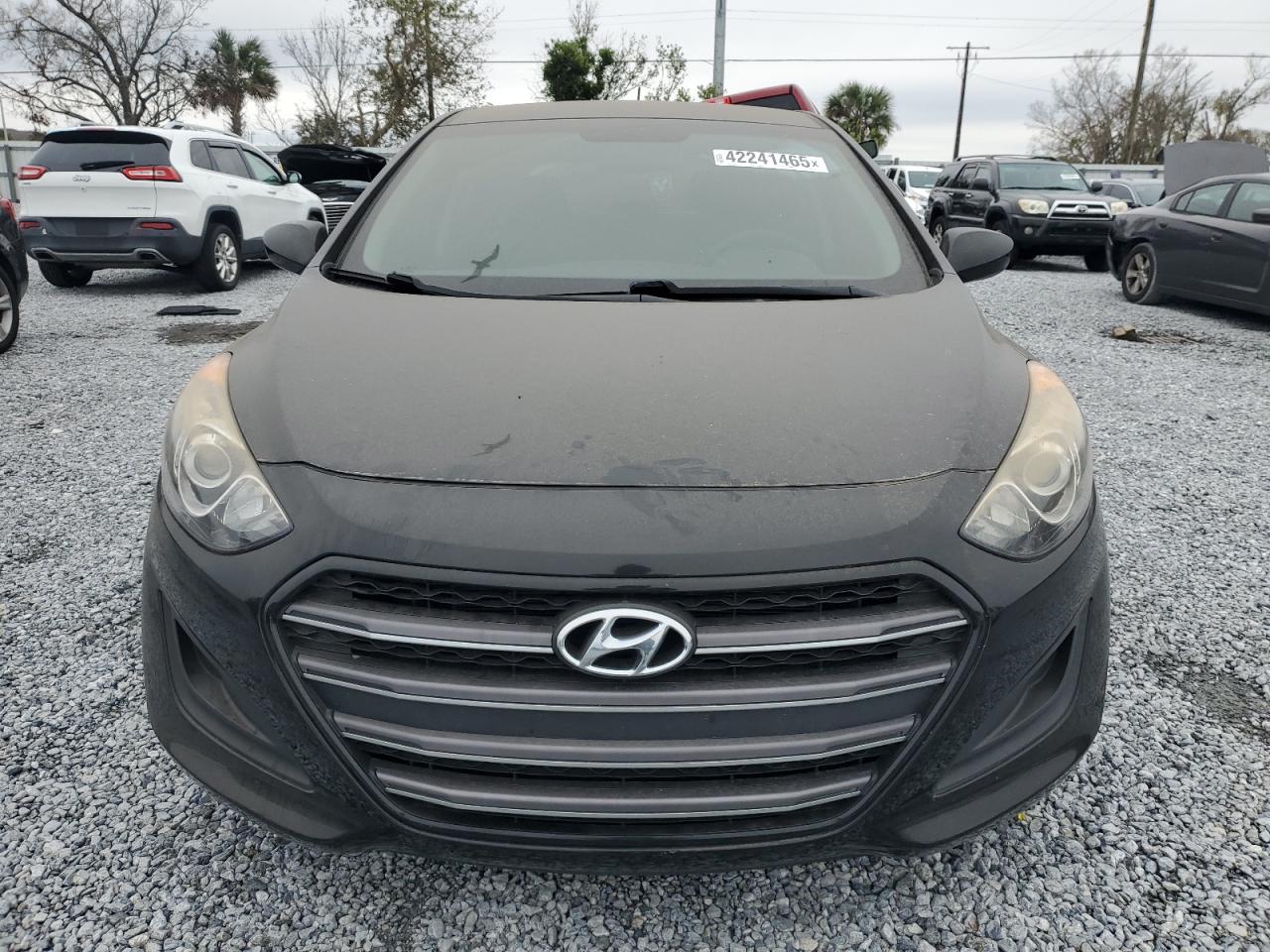 2017 Hyundai Elantra - Image 5