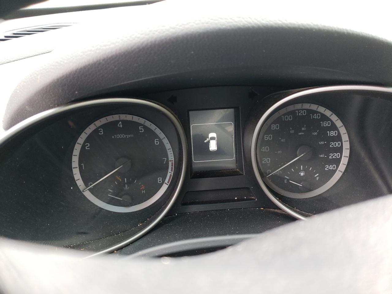 2018 Hyundai Santa Fe - Image 9