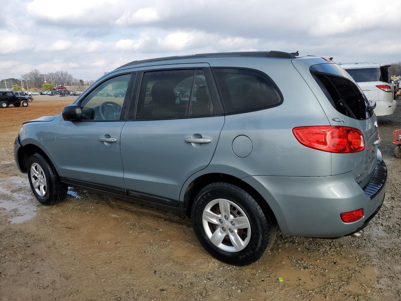 2009 Hyundai Santa Fe - Image 2