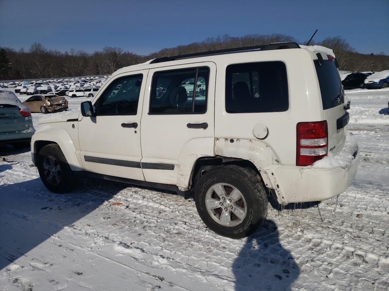 2010 Jeep Liberty (North America) - Image 2