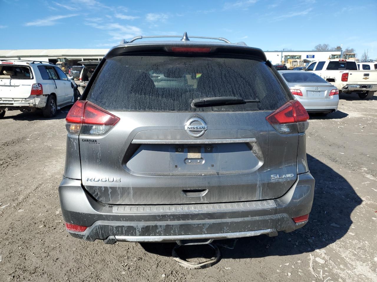 2017 Nissan Rogue - Image 6