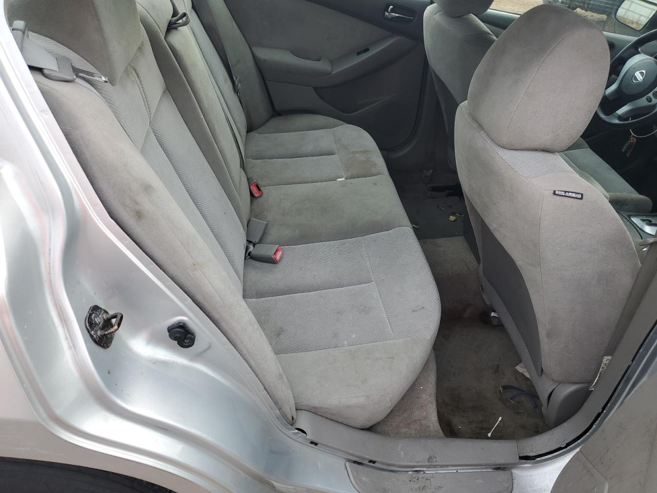 2009 Nissan Altima - Image 10