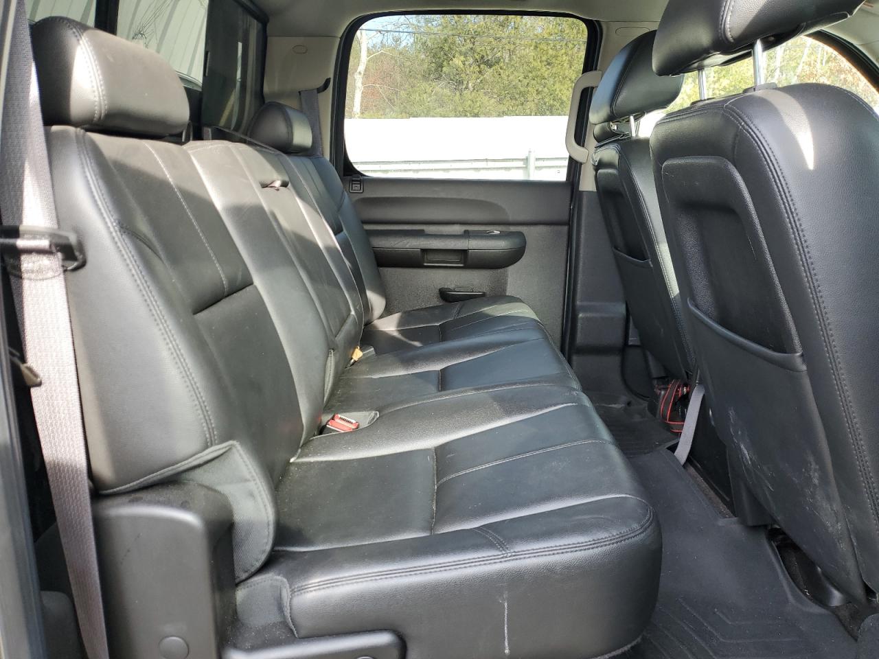 2014 Chevrolet Silverado - Image 10