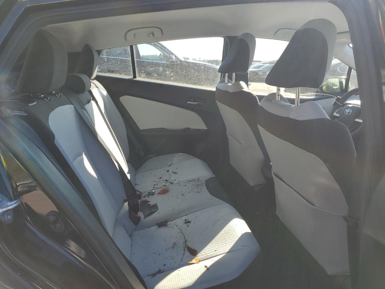 2016 Toyota Prius - Image 10