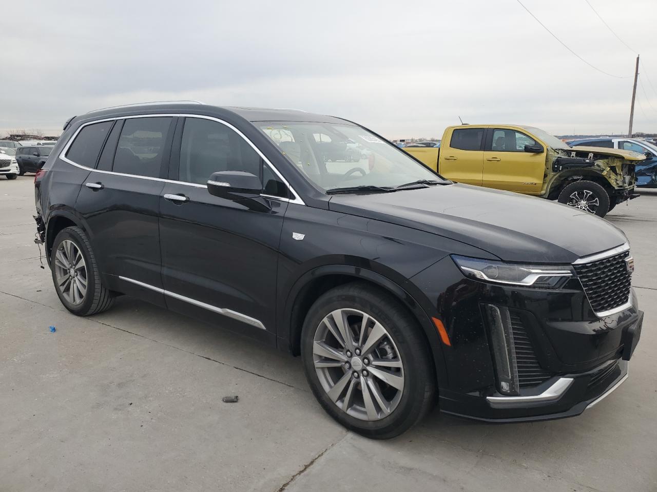 2022 Cadillac XT6 - Image 4