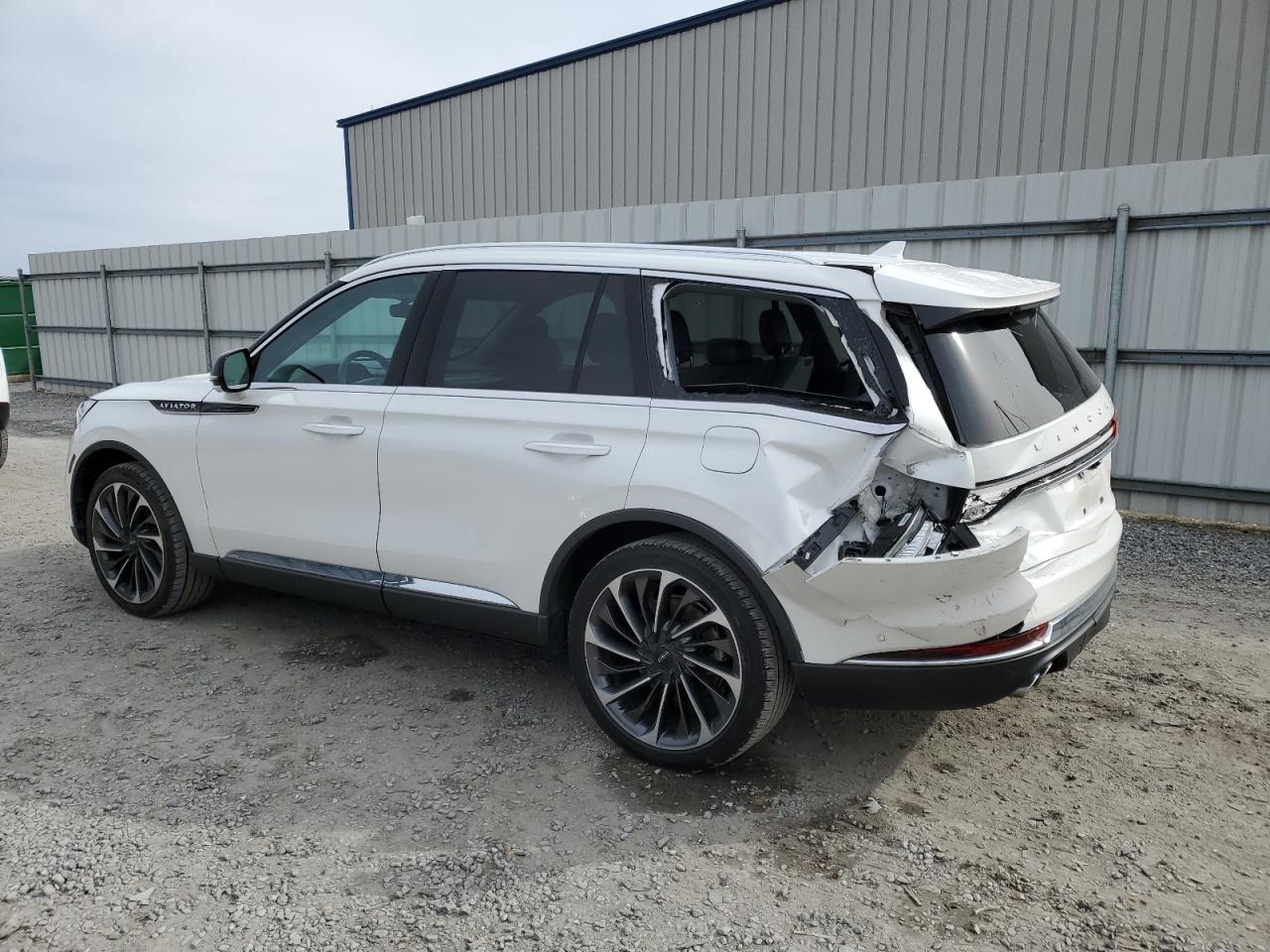 2020 Lincoln Aviator - Image 2
