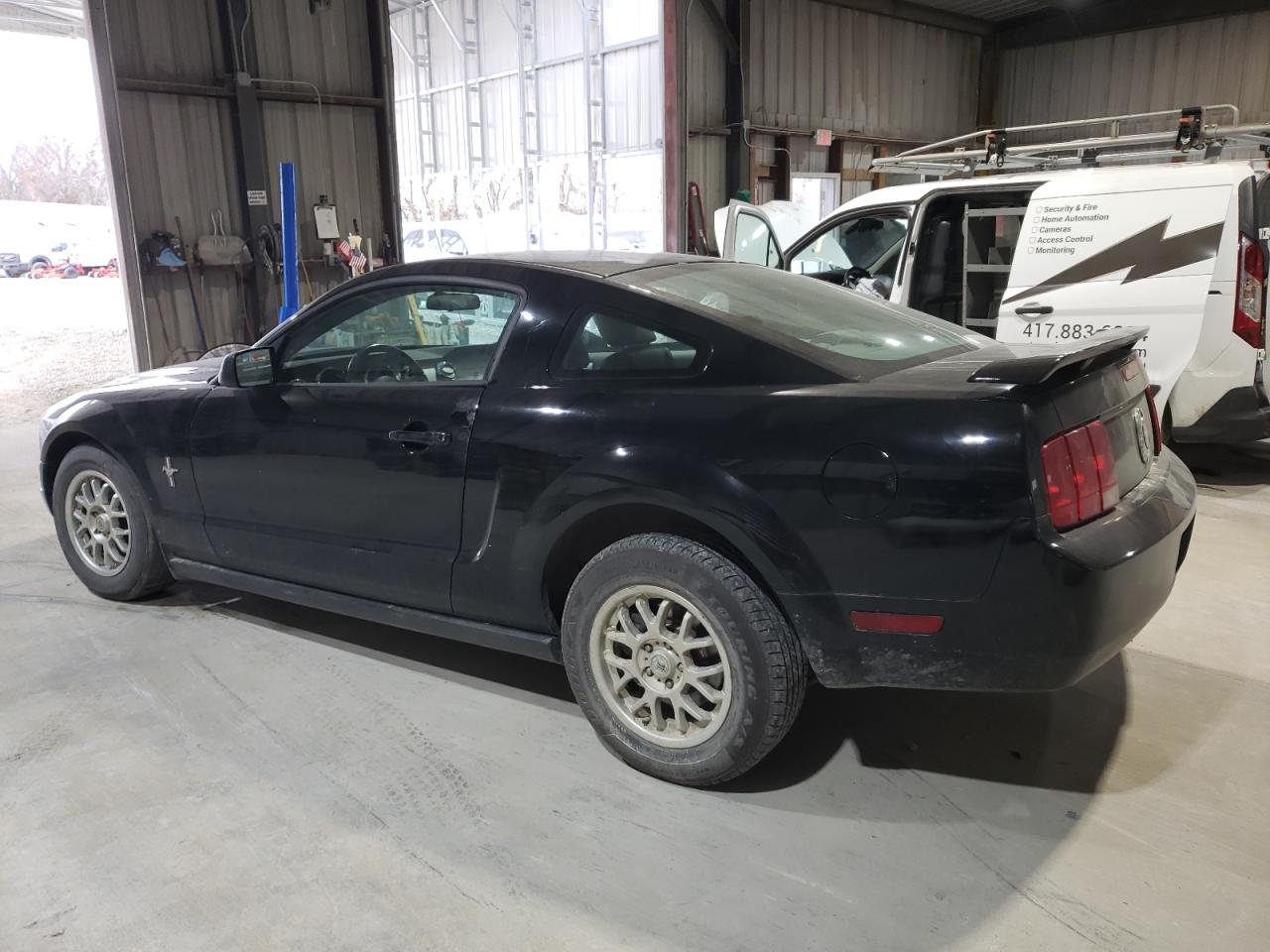 2006 Ford Mustang - Image 2