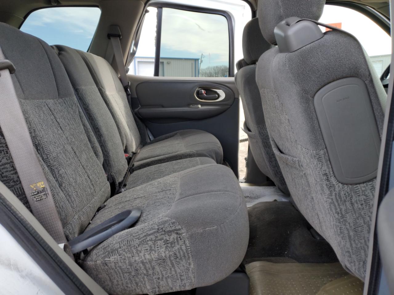 2002 Chevrolet TrailBlazer - Image 11