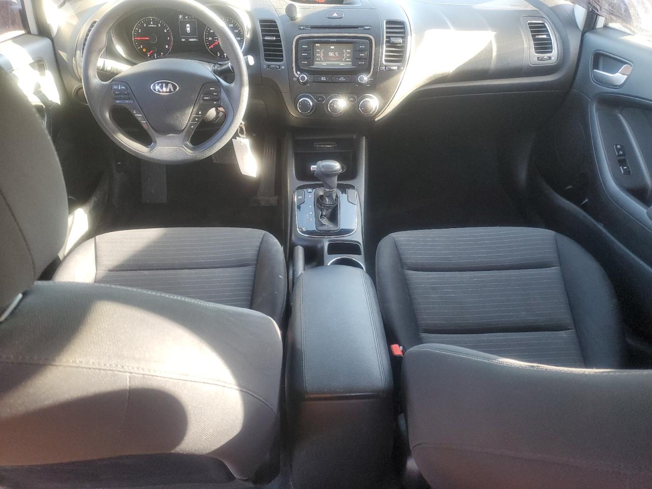 2017 Kia Forte - Image 8