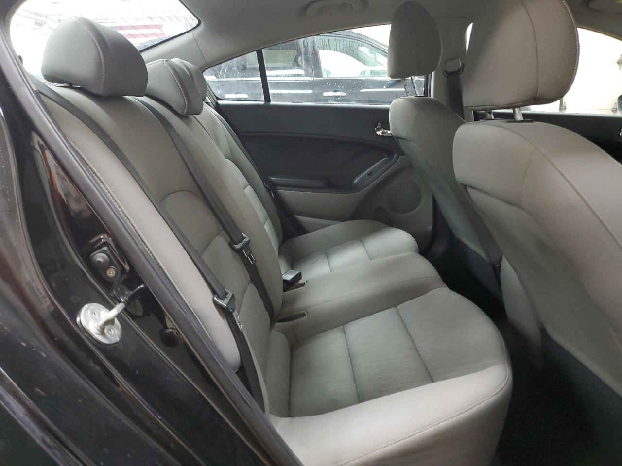 2015 Kia Forte - Image 10