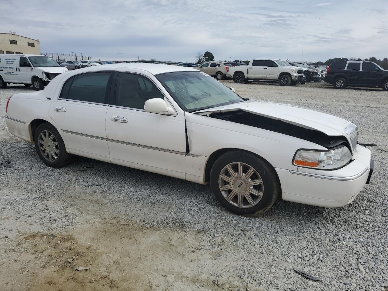 2009 Lincoln Town Car - Image 4