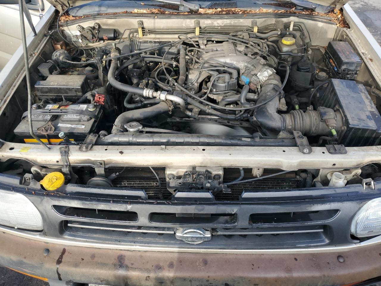 1998 Nissan Pathfinder - Image 12