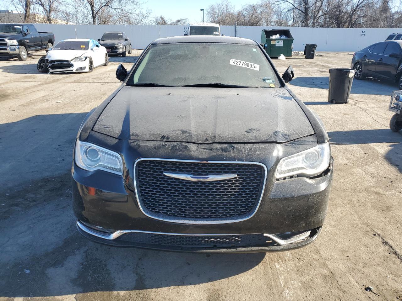 2017 Chrysler 300 - Image 5