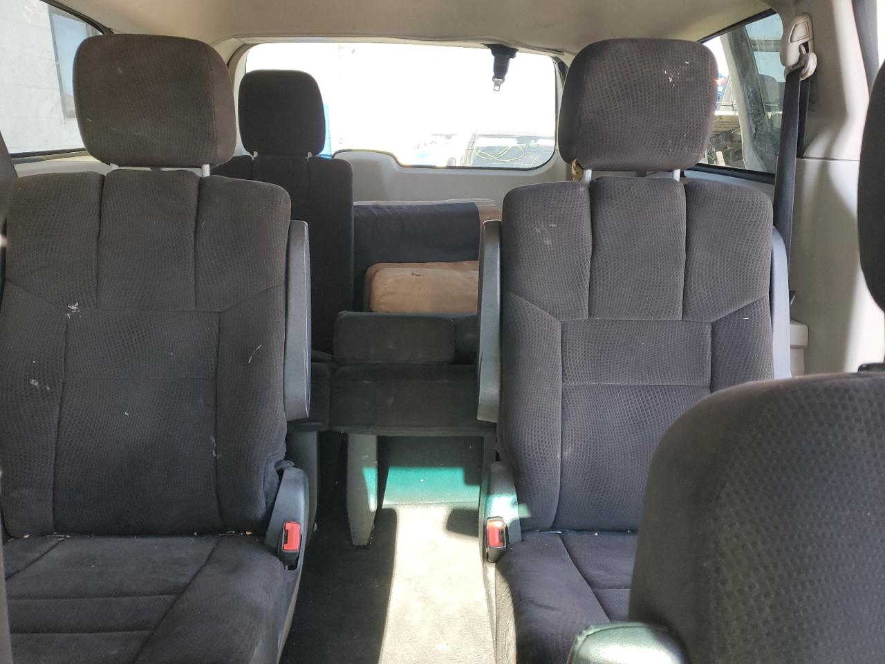 2012 Dodge Caravan - Image 10
