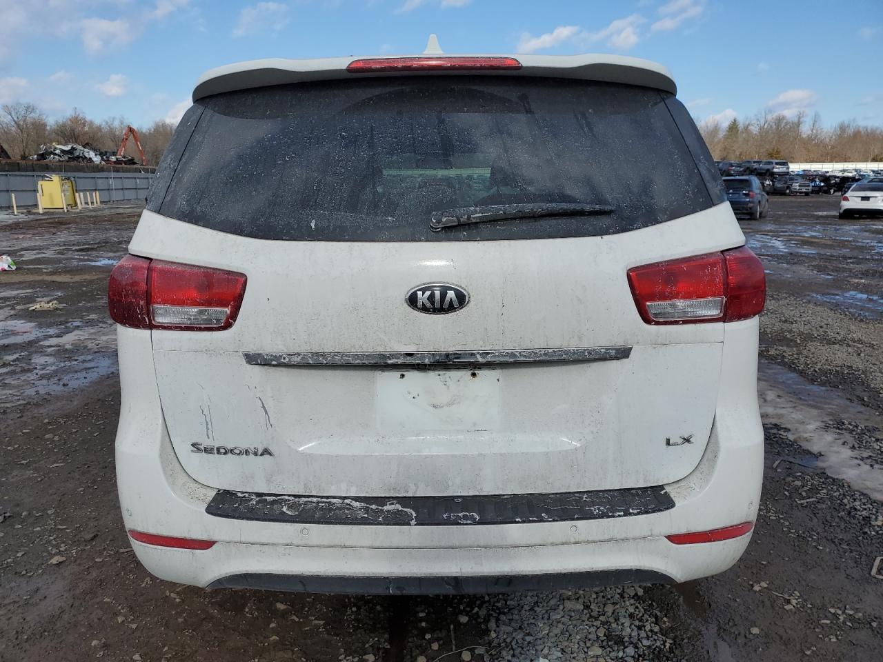 2018 Kia Sedona - Image 6